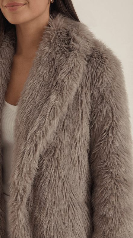 Womens Long Statement Coat – Elegant Minimalist Everyday Style