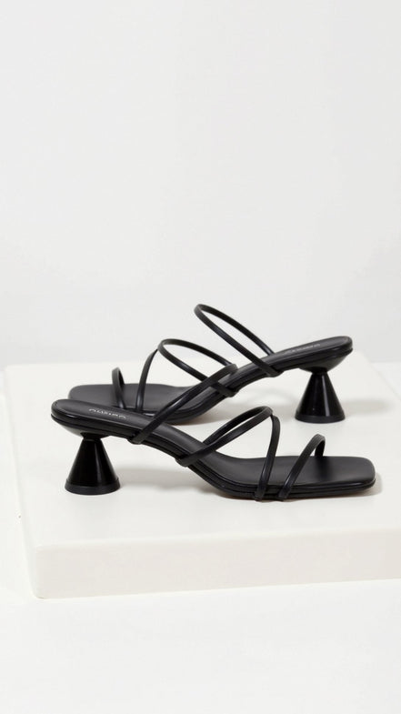 Womens Strappy Block Heel Sandals – Modern Square Toe Style