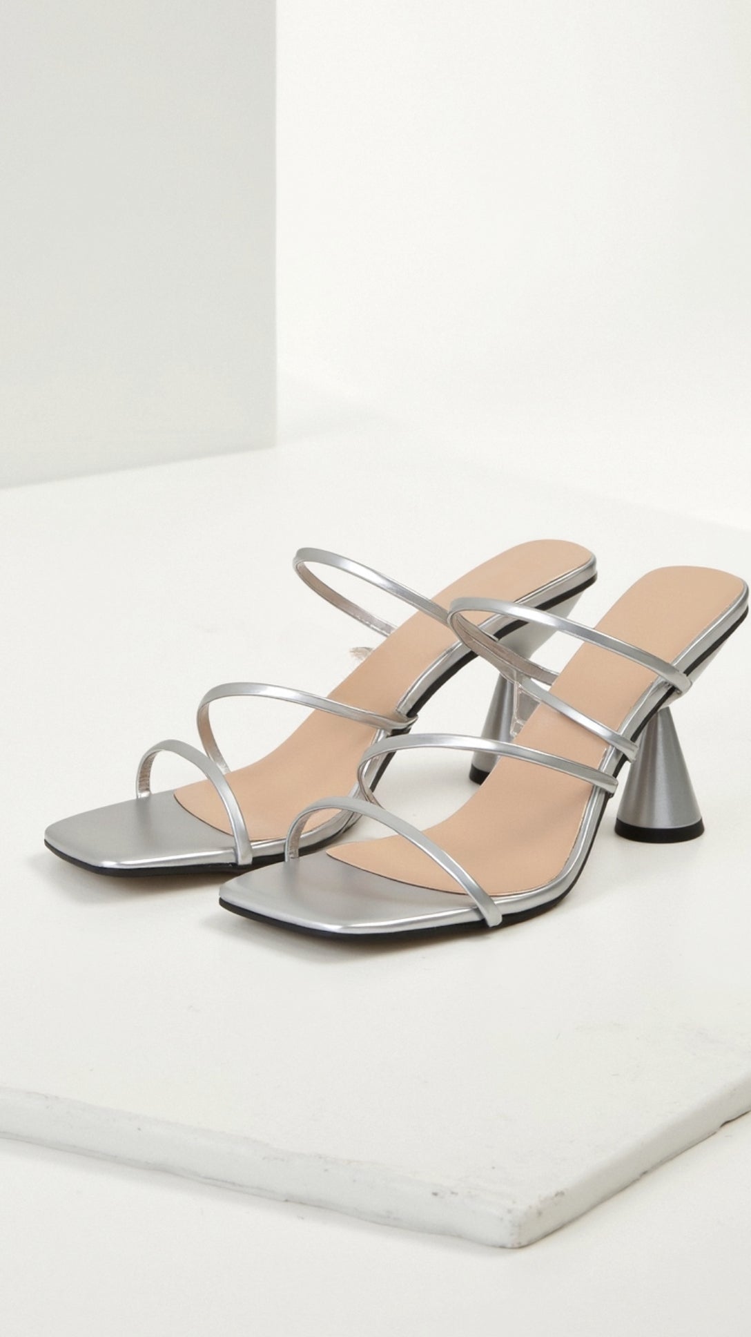 Womens Strappy Block Heel Sandals – Modern Square Toe Style